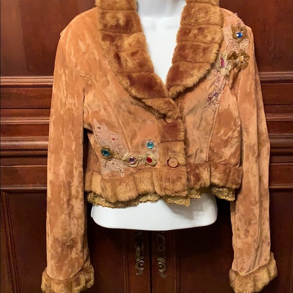 Fur, velvet and lace with stones- perfect! - Picture 1 of 6